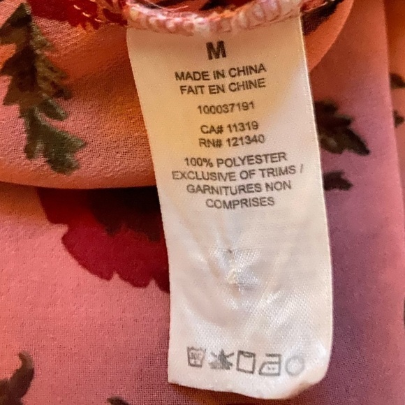 Dynamite Women’s Pink Floral Pink Sheer Long Sleeve Blouse Size Medium - Picture 4 of 9